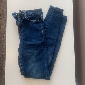 High waisted “push up” jeans